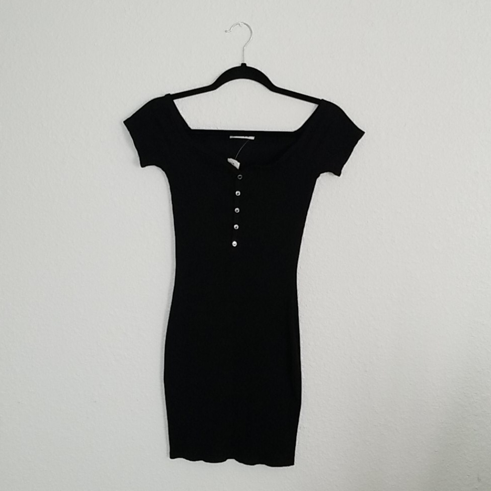 off the shoulder bodycon dress